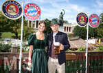 20.09.2026, Fussball 1. Bundesliga 2026/2027,  FC Bayern München, Die Mannschaft auf dem Oktoberfest in der Käfer-Schänke. (Poolfoto). Joshua Kimmich (FC Bayern München) mit Ehefrau Lena Mayer.
