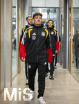 22.09.2026, Fussball DFB-Nationalmannschaft Deutschland, Trainingslager in Herzogenaurach, im Homeground bei ADIDAS, vor den UEFA Nations League Spielen, Medien-Mixed-Zone mit drei Spielern der Nationalmannschaft im Gespräch mit der anwesenden Presse. v.li: Max Rosenfelder, Philipp Treu und Younes Ebnoutalib (Deutschland) kommen zur Medienrunde.