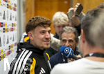 22.09.2026, Fussball DFB-Nationalmannschaft Deutschland, Trainingslager in Herzogenaurach, im Homeground bei ADIDAS, vor den UEFA Nations League Spielen, Medien-Mixed-Zone mit drei Spielern der Nationalmannschaft im Gespräch mit der anwesenden Presse. Philipp Treu (Deutschland) am Mikrofon.