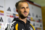 22.09.2026, Fussball DFB-Nationalmannschaft Deutschland, Trainingslager in Herzogenaurach, im Homeground bei ADIDAS, vor den UEFA Nations League Spielen, Medien-Mixed-Zone mit drei Spielern der Nationalmannschaft im Gespräch mit der anwesenden Presse.  Max Rosenfelder (Deutschland) 