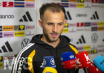 22.09.2026, Fussball DFB-Nationalmannschaft Deutschland, Trainingslager in Herzogenaurach, im Homeground bei ADIDAS, vor den UEFA Nations League Spielen, Medien-Mixed-Zone mit drei Spielern der Nationalmannschaft im Gespräch mit der anwesenden Presse.  Max Rosenfelder (Deutschland) 