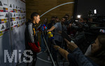 22.09.2026, Fussball DFB-Nationalmannschaft Deutschland, Trainingslager in Herzogenaurach, im Homeground bei ADIDAS, vor den UEFA Nations League Spielen, Medien-Mixed-Zone mit drei Spielern der Nationalmannschaft im Gespräch mit der anwesenden Presse. Hier Younes Ebnoutalib (Deutschland) am Mikrofon. 