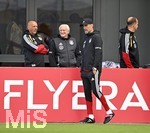 22.09.2026, Fussball DFB-Nationalmannschaft Deutschland, Trainingslager in Herzogenaurach, im Homeground bei ADIDAS, vor den UEFA Nations League Spielen, Training der Nationalmannschaft vor der anwesenden Presse.  Rudi Völler (Deutschland) mit Trainer Jürgen Klopp (Deutschland).