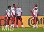 22.09.2026, Fussball DFB-Nationalmannschaft Deutschland, Trainingslager in Herzogenaurach, im Homeground bei ADIDAS, vor den UEFA Nations League Spielen, Training der Nationalmannschaft vor der anwesenden Presse. v.l. Karim Aeyemi , Yann Bisseck , Jonathan Tah (Deutschland) und Serge Gnabry (alle Deutschland).