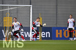 22.09.2026, Fussball DFB-Nationalmannschaft Deutschland, Trainingslager in Herzogenaurach, im Homeground bei ADIDAS, vor den UEFA Nations League Spielen, Training der Nationalmannschaft vor der anwesenden Presse. Torwart Mac ter Stegen , Torwart Finn Dahmen (Deutschland) und Torwart Alexander Nübel (Deutschland).