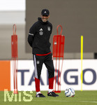 22.09.2026, Fussball DFB-Nationalmannschaft Deutschland, Trainingslager in Herzogenaurach, im Homeground bei ADIDAS, vor den UEFA Nations League Spielen, Bundestrainer Jürgen Klopp (Deutschland) lachend  