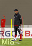 22.09.2026, Fussball DFB-Nationalmannschaft Deutschland, Trainingslager in Herzogenaurach, im Homeground bei ADIDAS, vor den UEFA Nations League Spielen, Bundestrainer Jürgen Klopp (Deutschland) lachend  