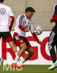 22.09.2026, Fussball DFB-Nationalmannschaft Deutschland, Trainingslager in Herzogenaurach, im Homeground bei ADIDAS, vor den UEFA Nations League Spielen, Nadiem Amiri (Deutschland) am Ball. 