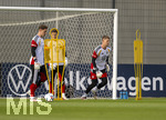 22.09.2026, Fussball DFB-Nationalmannschaft Deutschland, Trainingslager in Herzogenaurach, im Homeground bei ADIDAS, vor den UEFA Nations League Spielen, v.li.:Torwart Marc-Andre ter Stegen (Deutschland), Torwart Finn Dahmen (Deutschland), Torwart Alexander Nübel (Deutschland)
