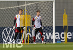 22.09.2026, Fussball DFB-Nationalmannschaft Deutschland, Trainingslager in Herzogenaurach, im Homeground bei ADIDAS, vor den UEFA Nations League Spielen, Torwart Alexander Nübel (Deutschland) und Torwart Marc-Andre ter Stegen (Deutschland)