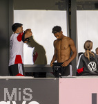 22.09.2026, Fussball DFB-Nationalmannschaft Deutschland, Trainingslager in Herzogenaurach, im Homeground bei ADIDAS, vor den UEFA Nations League Spielen, Bambase Conte (Deutschland) zieht sich um.