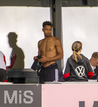 22.09.2026, Fussball DFB-Nationalmannschaft Deutschland, Trainingslager in Herzogenaurach, im Homeground bei ADIDAS, vor den UEFA Nations League Spielen, Bambase Conte (Deutschland) zieht sich um.