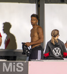 22.09.2026, Fussball DFB-Nationalmannschaft Deutschland, Trainingslager in Herzogenaurach, im Homeground bei ADIDAS, vor den UEFA Nations League Spielen, Bambase Conte (Deutschland) zieht sich um.