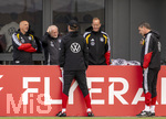 22.09.2026, Fussball DFB-Nationalmannschaft Deutschland, Trainingslager in Herzogenaurach, im Homeground bei ADIDAS, vor den UEFA Nations League Spielen, von links:  Marc Kosicke (Berater Klopp, DFB), Sportdirektor Rudi Völler (Deutschland), Bundestrainer Jürgen Klopp (Deutschland), Mannschaftsarzt Dr. Jochen Hahne, Co-Trainer Peter Krawietz (Deutschland)  