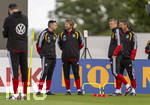 22.09.2026, Fussball DFB-Nationalmannschaft Deutschland, Trainingslager in Herzogenaurach, im Homeground bei ADIDAS, vor den UEFA Nations League Spielen, v.li: Co-Trainer Mads Buttgereit, Torwarttrainer Stefan Wessels, Co-Trainer Sven Bender (Deutschland)  