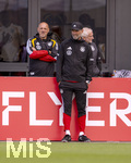 22.09.2026, Fussball DFB-Nationalmannschaft Deutschland, Trainingslager in Herzogenaurach, im Homeground bei ADIDAS, vor den UEFA Nations League Spielen, Bundestrainer Jürgen Klopp (Deutschland) gut gelaunt, re: Sportdirektor Rudi Völler (Deutschland), li: Marc Kosicke (Berater Klopp, DFB).