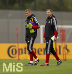 22.09.2026, Fussball DFB-Nationalmannschaft Deutschland, Trainingslager in Herzogenaurach, im Homeground bei ADIDAS, vor den UEFA Nations League Spielen, Co-Trainer Sven Bender (Deutschland) mit Co-Trainer Pepijn Lijnders (Deutschland) 