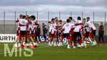 22.09.2026, Fussball DFB-Nationalmannschaft Deutschland, Trainingslager in Herzogenaurach, im Homeground bei ADIDAS, vor den UEFA Nations League Spielen, Spassiges Training, mit Nathaniel Brown (Deutschland), Hennes Behrens (Deutschland), Younes Ebnoutalib (Deutschland), Jamal Musiala (Deutschland), Philipp Treu (Deutschland), Karim Adeyemi (Deutschland), 