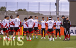22.09.2026, Fussball DFB-Nationalmannschaft Deutschland, Trainingslager in Herzogenaurach, im Homeground bei ADIDAS, vor den UEFA Nations League Spielen, Younes Ebnoutalib (Deutschland), Nadiem Amiri (Deutschland), Chris Führich (Deutschland), Hennes Behrens (Deutschland), Josha Vagnoman (Deutschland), Karim Adeyemi (Deutschland), Yann Aurel Bisseck (Deutschland), Jonathan Tah (Deutschland), Serge Gnabry (Deutschland), Yannik Engelhardt (Deutschland) Torwart Marc Andre ter Stegen (Deutschland), Nadiem Amiri (Deutschland), Joshua Kimmich (Deutschland), Bundestrainer Jürgen Klopp (Deutschland), 