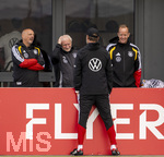 22.09.2026, Fussball DFB-Nationalmannschaft Deutschland, Trainingslager in Herzogenaurach, im Homeground bei ADIDAS, vor den UEFA Nations League Spielen, von links:  Marc Kosicke (Berater Klopp, DFB), Sportdirektor Rudi Völler (Deutschland), Bundestrainer Jürgen Klopp (Deutschland), Mannschaftsarzt Dr. Jochen Hahne, 