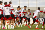22.09.2026, Fussball DFB-Nationalmannschaft Deutschland, Trainingslager in Herzogenaurach, im Homeground bei ADIDAS, vor den UEFA Nations League Spielen, Spass beim Training, Joshua Kimmich (Deutschland), Younes Ebnoutalib (Deutschland), Felix Nmecha (Deutschland), Joshua Kimmich (Deutschland), 