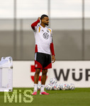 22.09.2026, Fussball DFB-Nationalmannschaft Deutschland, Trainingslager in Herzogenaurach, im Homeground bei ADIDAS, vor den UEFA Nations League Spielen, Josha Vagnoman nachdenklich 