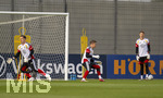 22.09.2026, Fussball DFB-Nationalmannschaft Deutschland, Trainingslager in Herzogenaurach, im Homeground bei ADIDAS, vor den UEFA Nations League Spielen, Drei Torhüter, v.lI. Torwart Marc Andre ter Stegen (Deutschland), Torwart Finn Dahmen (Deutschland), Torwart Alexander Nübel