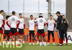 22.09.2026, Fussball DFB-Nationalmannschaft Deutschland, Trainingslager in Herzogenaurach, im Homeground bei ADIDAS, vor den UEFA Nations League Spielen, Bundestrainer Jürgen Klopp (Deutschland) hält eine Rede vor seinen Spielern 