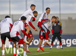 22.09.2026, Fussball DFB-Nationalmannschaft Deutschland, Trainingslager in Herzogenaurach, im Homeground bei ADIDAS, vor den UEFA Nations League Spielen, Josha Vagnoman trägt Yannik Engelhardt, Joshua Kimmich (Deutschland) trägt Jamal Musiala (Deutschland) 