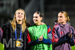 22.09.2026, Unterhaching, Deutschland. UEFA Women's Champions League, 1. Spieltag der Ligaphase: FC Bayern München Frauen gegen Manchester City. UWCL-Auftakt der FC Bayern Frauen und erstes UWCL-Pflichtspiel im neuen Zuhause Sportpark Unterhaching. Magdalena Eriksson (FC Bayern Frauen) mit Kassandra Potsi (FC Bayern Frauen)