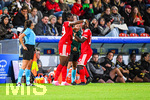 22.09.2026, Unterhaching, Deutschland. UEFA Women's Champions League, 1. Spieltag der Ligaphase: FC Bayern München Frauen gegen Manchester City. UWCL-Auftakt der FC Bayern Frauen und erstes UWCL-Pflichtspiel im neuen Zuhause Sportpark Unterhaching. Edna Imade (FC Bayern Frauen) mit Bernadette Amani (FC Bayern Frauen)
