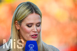 22.09.2026, Unterhaching, Deutschland. UEFA Women's Champions League, 1. Spieltag der Ligaphase: FC Bayern München Frauen gegen Manchester City. UWCL-Auftakt der FC Bayern Frauen und erstes UWCL-Pflichtspiel im neuen Zuhause Sportpark Unterhaching. TV Moderatorin
