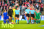 22.09.2026, Unterhaching, Deutschland. UEFA Women's Champions League, 1. Spieltag der Ligaphase: FC Bayern München Frauen gegen Manchester City. UWCL-Auftakt der FC Bayern Frauen und erstes UWCL-Pflichtspiel im neuen Zuhause Sportpark Unterhaching. Spielerinnen laufen auf das Spielfeld.