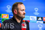 22.09.2026, Unterhaching, Deutschland. UEFA Women's Champions League, 1. Spieltag der Ligaphase: FC Bayern München Frauen gegen Manchester City. UWCL-Auftakt der FC Bayern Frauen und erstes UWCL-Pflichtspiel im neuen Zuhause Sportpark Unterhaching. Pressekonferenz (PK) mit Josef Thaurer (Pressesprecher, FC Bayern Frauen)