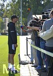 23.09.2026, Fussball DFB-Nationalmannschaft Deutschland, Trainingslager in Herzogenaurach, im Homeground bei ADIDAS, vor den UEFA Nations League Spielen,       Trainer Jürgen Klopp (Deutschland) beim Interview