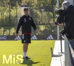 23.09.2026, Fussball DFB-Nationalmannschaft Deutschland, Trainingslager in Herzogenaurach, im Homeground bei ADIDAS, vor den UEFA Nations League Spielen, Bundestrainer Jürgen Klopp (Deutschland) gibt Interwiews während des Trainings