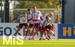 23.09.2026, Fussball DFB-Nationalmannschaft Deutschland, Trainingslager in Herzogenaurach, im Homeground bei ADIDAS, vor den UEFA Nations League Spielen, mit viel Spass und Begeisterung bei den Trainingsspielchen, Younes Ebnoutalib, Kevin Schade, Nathaniel Brown, Max Rosenfelder, Hennes Behrens. 