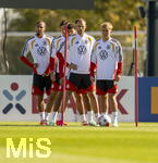23.09.2026, Fussball DFB-Nationalmannschaft Deutschland, Trainingslager in Herzogenaurach, im Homeground bei ADIDAS, vor den UEFA Nations League Spielen, mit viel Spass und Begeisterung bei den Trainingsspielchen, Younes Ebnoutalib, Kevin Schade, Nathaniel Brown, Max Rosenfelder, Hennes Behrens. 