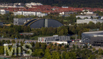 23.09.2026, Augsburg, Deutschland. Die WWK Arena in Augsburg vor dem UEFA Nations League-Länderspiel der deutschen Fußball-Nationalmannschaft gegen Griechenland. Die Partie am 27. September 2026 ist das erste Heim-Länderspiel unter dem neuen Bundestrainer Jürgen Klopp. Mitte: Gebäude der Geschäftsstelle des FCA neben dem Stadion. mitte hinten: Moderner halbrunder Bürokomplex, der INNOVATIONSBOGEN