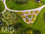 24.09.2026,  Bad Wörishofen im Unterallgäu. Barfusspfad im Kurpark als Luftaufnahme mit der Perspektive von Oben.
