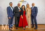 26.09.2026, Internationales Klassikfestival: Festival der Nationen 2026, im Kurhaus Bad Wörishofen (Unterallgäu), Vor dem Eröffnungskonzert mit Sol Gabetta, VIP-Empfang der Ehrengäste, Unternehmerin Dritta Schneider (mitte) Kirchheim, Schneider Kunststofftechnik