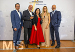 26.09.2026, Internationales Klassikfestival: Festival der Nationen 2026, im Kurhaus Bad Wörishofen (Unterallgäu), Vor dem Eröffnungskonzert mit Sol Gabetta, VIP-Empfang der Ehrengäste, Unternehmerin Dritta Schneider (mitte) Kirchheim, Schneider Kunststofftechnik 