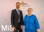 26.09.2026, Internationales Klassikfestival: Festival der Nationen 2026, im Kurhaus Bad Wörishofen (Unterallgäu), Vor dem Eröffnungskonzert mit Sol Gabetta, VIP-Empfang der Ehrengäste, li: Landrat Alex Eder (Unterallgäu)