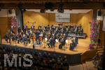 26.09.2026, Internationales Klassikfestival: Festival der Nationen 2026, im Kurhaus Bad Wörishofen (Unterallgäu), Eröffnungskonzert mit Sol Gabetta mit der Deutschen Kammerphilharmonie Bremen und Dirigent Aurel Dawidiuk (mitte).