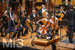 26.09.2026, Internationales Klassikfestival: Festival der Nationen 2026, im Kurhaus Bad Wörishofen (Unterallgäu), Eröffnungskonzert mit Sol Gabetta (mitte, Cello), mit der Deutschen Kammerphilharmonie Bremen und Dirigent Aurel Dawidiuk. 