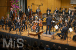 26.09.2026, Internationales Klassikfestival: Festival der Nationen 2026, im Kurhaus Bad Wörishofen (Unterallgäu), Eröffnungskonzert mit Sol Gabetta (mitte, Cello), mit der Deutschen Kammerphilharmonie Bremen und Dirigent Aurel Dawidiuk. 