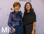 26.09.2026, Internationales Klassikfestival: Festival der Nationen 2026, im Kurhaus Bad Wörishofen (Unterallgäu), Vor dem Eröffnungskonzert mit Sol Gabetta, VIP-Empfang der Ehrengäste, von links:  Carolin Reiber mit Ehefrau von Intendant Werner Roch 