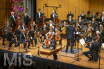 26.09.2026, Internationales Klassikfestival: Festival der Nationen 2026, im Kurhaus Bad Wörishofen (Unterallgäu), Eröffnungskonzert mit Sol Gabetta (mitte, Cello), mit der Deutschen Kammerphilharmonie Bremen und Dirigent Aurel Dawidiuk.