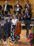 26.09.2026, Internationales Klassikfestival: Festival der Nationen 2026, im Kurhaus Bad Wörishofen (Unterallgäu), Eröffnungskonzert mit Sol Gabetta (li, Cello), mit der Deutschen Kammerphilharmonie Bremen und Dirigent Aurel Dawidiuk (re). 