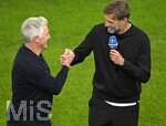 27.09.2026, Fussball UEFA Nations-League 2026/2027, 2.Spieltag, Deutschland - Griechenland, in der WWK-Arena Augsburg, v.l. TV Experte Bastian Schweinsteiger und Bundestrainer Jürgen Klopp (Deutschland) 